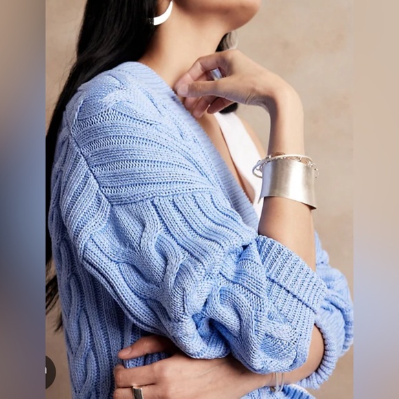 Banana Republic Sweaters - Banana Republic chucky knit cardigan